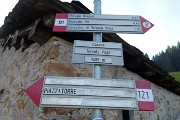 11 Alla Casera di Torcola Vaga (1486 m) sul 121 che diviene sentierino